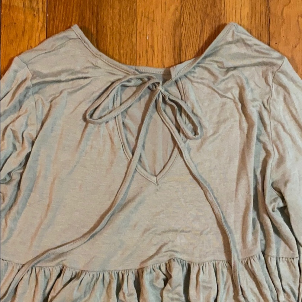 Green Flowy Top - Picture 3 of 4